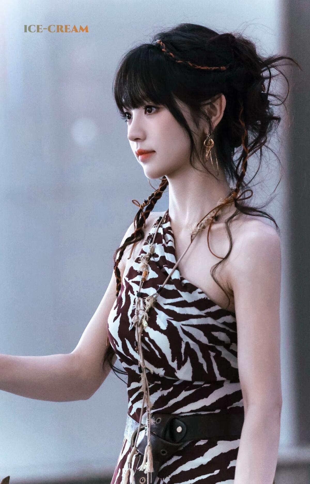 愚人节站姐团建 【田曦薇】这张绝世甜脸配游刃有余的帅表情真是别有一番风味…薇酱如