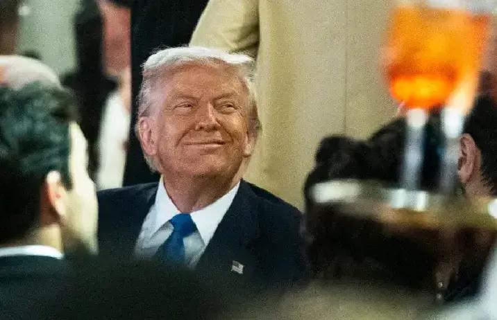 急报！纽约市长之争忽然冒出一记“反常站台”，场面陡然紧张！
 
据最新报道，部分