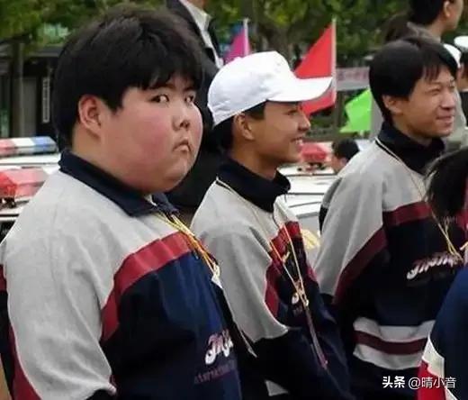 吾儿虐我千百遍，吾待吾儿如初恋。

上次被我儿子的谬论雷倒了，想了一路，回家终于