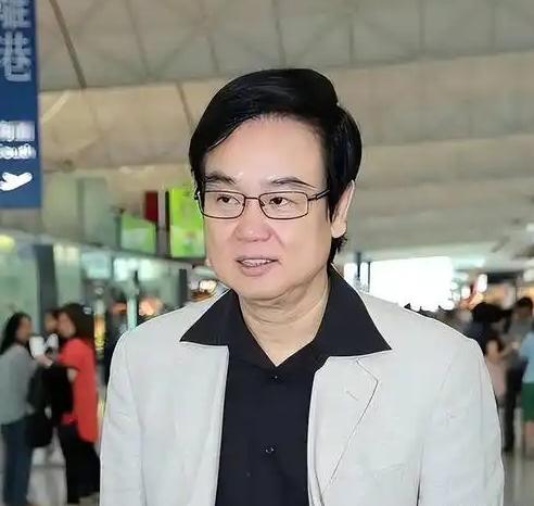 80岁的黄百鸣放弃保释直接入狱！他不是交不起20万保释金，也不是在赌气，而是因为