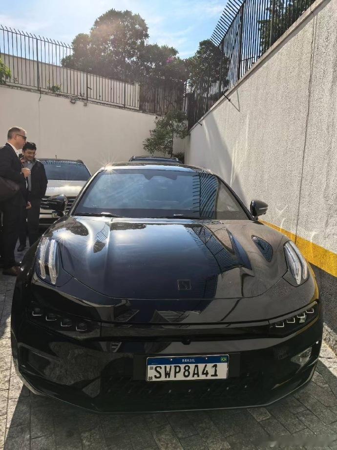 胖哥汽车频道[超话] 防弹极氪001？这个牛啊！极氪001改装车 ​​​