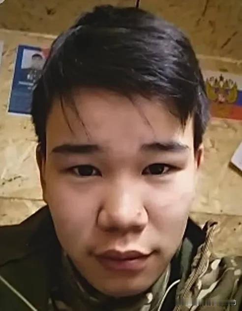 来自俄罗斯布里亚特的摔跤手兼国际象棋选手尼基塔·纳德米托夫，2006年出生，从事