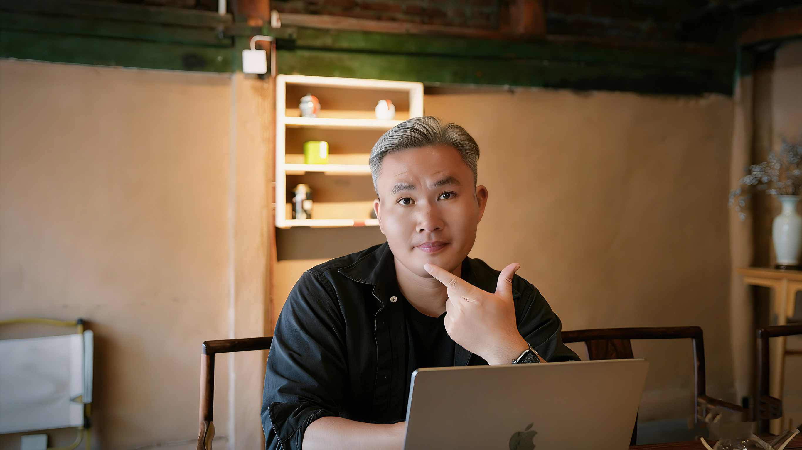 明天去换个发型，哪个顺眼一点