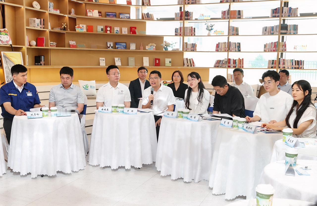 5月20日，“彭聚菁英 城就未来”徐州市青年人才“面对面”活动在徐州人才会客厅举