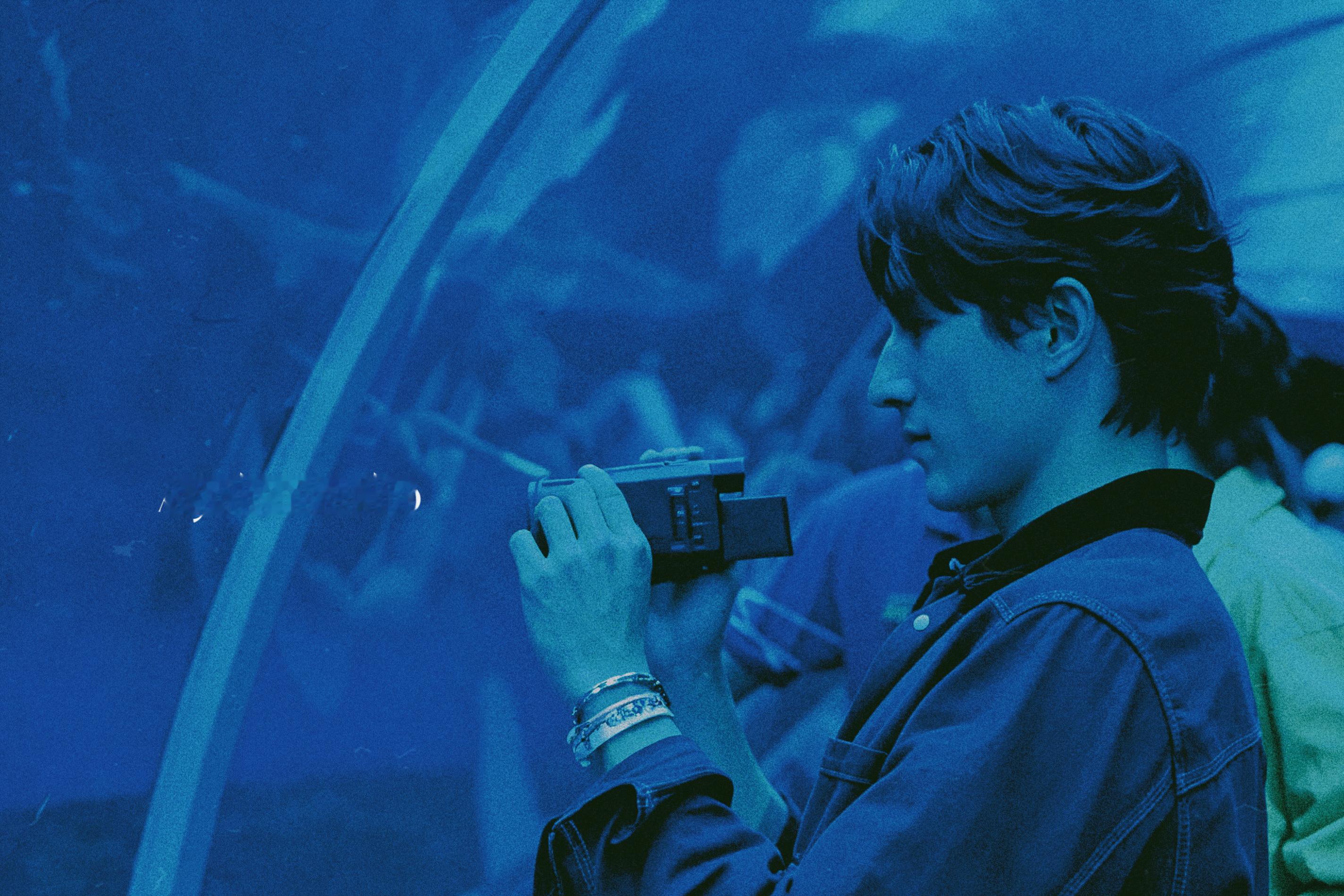 AE_GalleryWalk[超话]  那年夏天宁静的海 ​​​