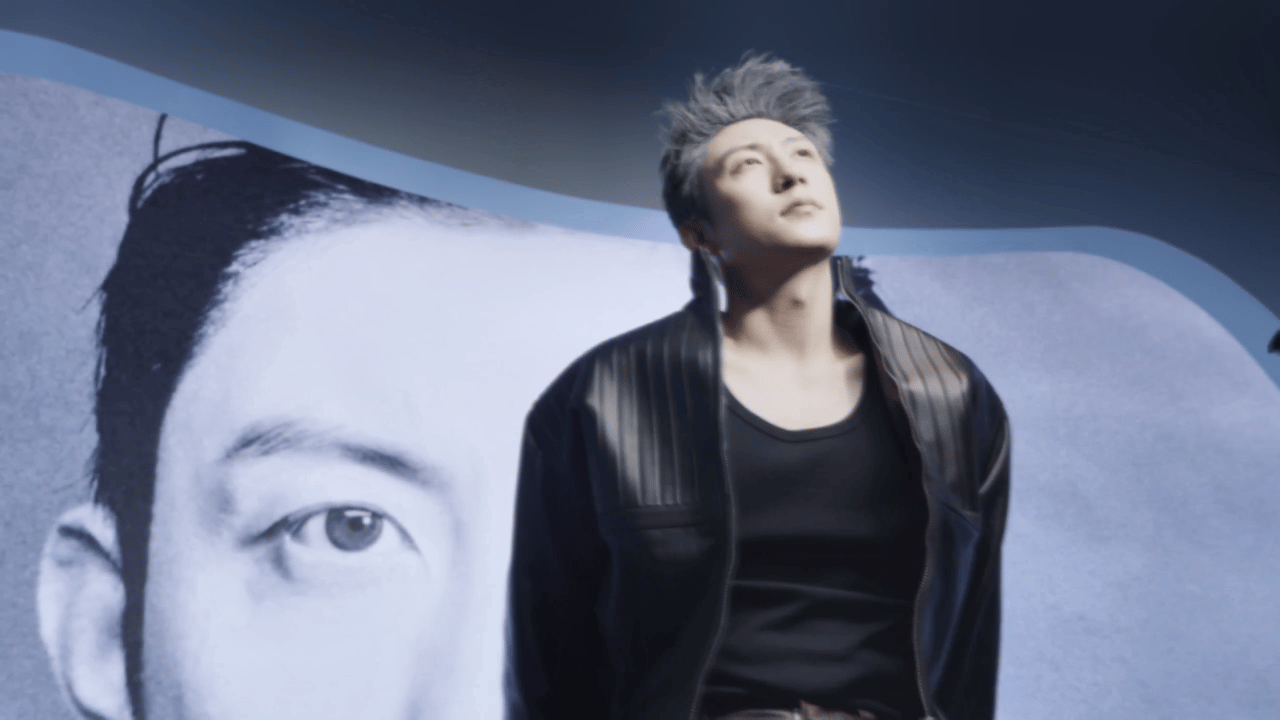 黄景瑜时装男士三月刊封面预告黄景瑜时装男士三月开季预告 挖槽！银灰发色限时返场！