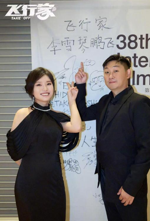 李雪琴瘦了很多啊。
 娱乐圈里待久了，减肥是进阶的必经之路，变美这件事，是个人都