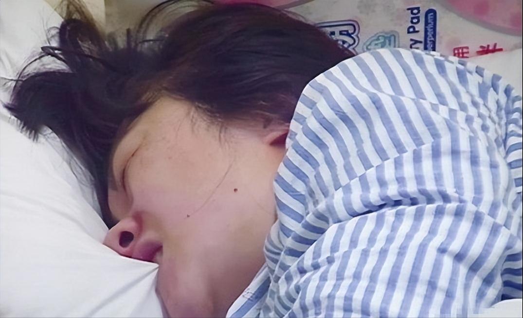 河南一聋哑女子难产，当医生解开衣服的一瞬间，肚子上写着：“如有危险，请先保住孩子