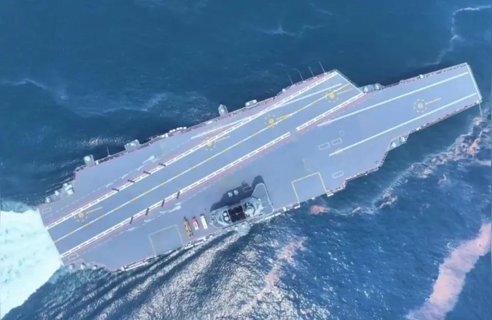最近福建舰的消息可太让人兴奋啦！从7月中旬的航拍画面看，福建舰飞行甲板打扫得干干