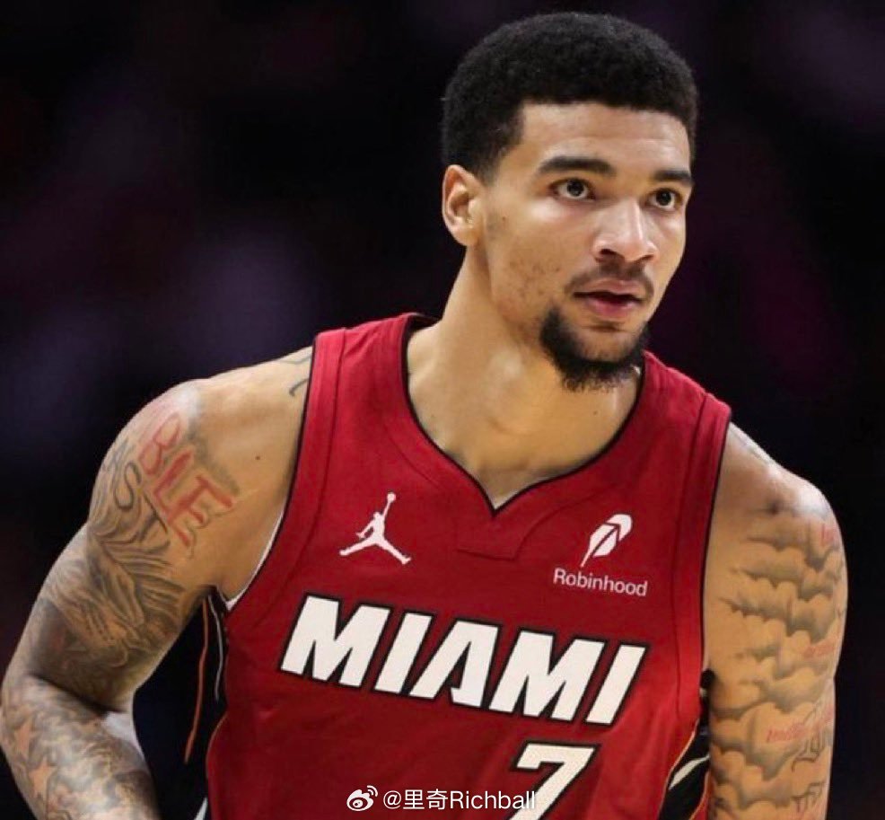 斯波你有一个213的大个儿球员，这场比赛只上了8分钟，最后篮板被爆被逆转，斯波需