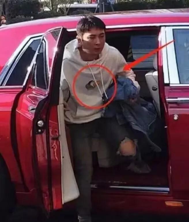 网友：有钱就是任性，这要是在别人身上也许就是个笑话，王公子三观还是挺正的！