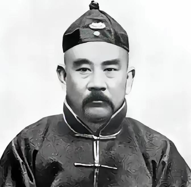 张勋复辟的时候，他手里其实有两万五千多辫子军，但他只带了四千多人去北京，剩下的两