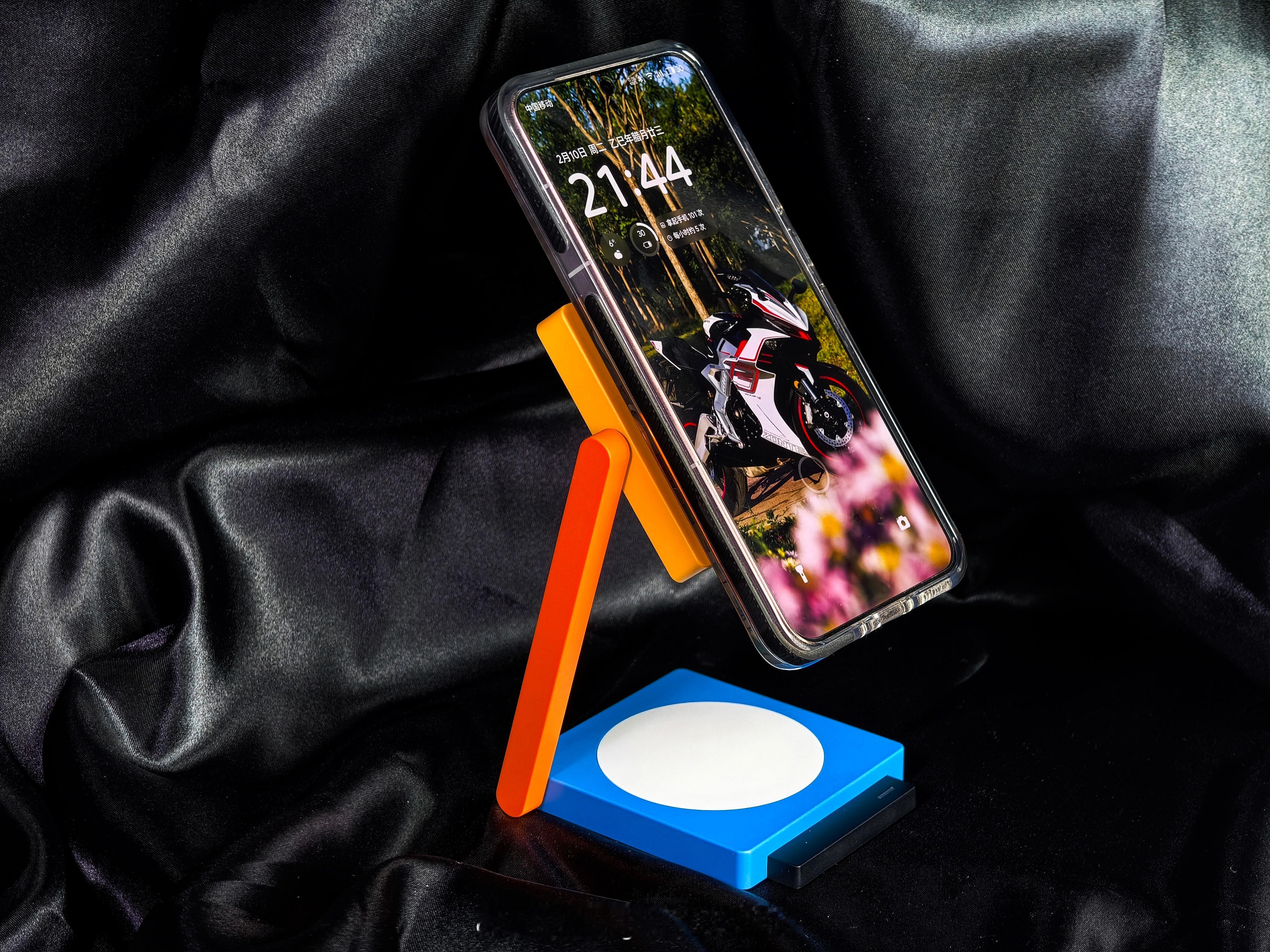 PΛNDΛER二合一桌面无线充有限艺术陶瓷版复刻复古唱⽚的经典纹路陶瓷与⾦属的特