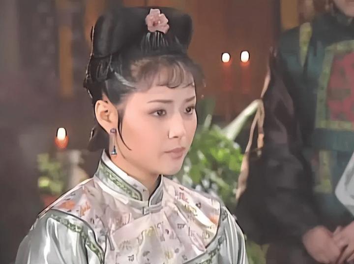 1705年，终年不洗澡，不吃药的93岁宫女苏麻喇姑逝世，51岁的康熙为了再见她一