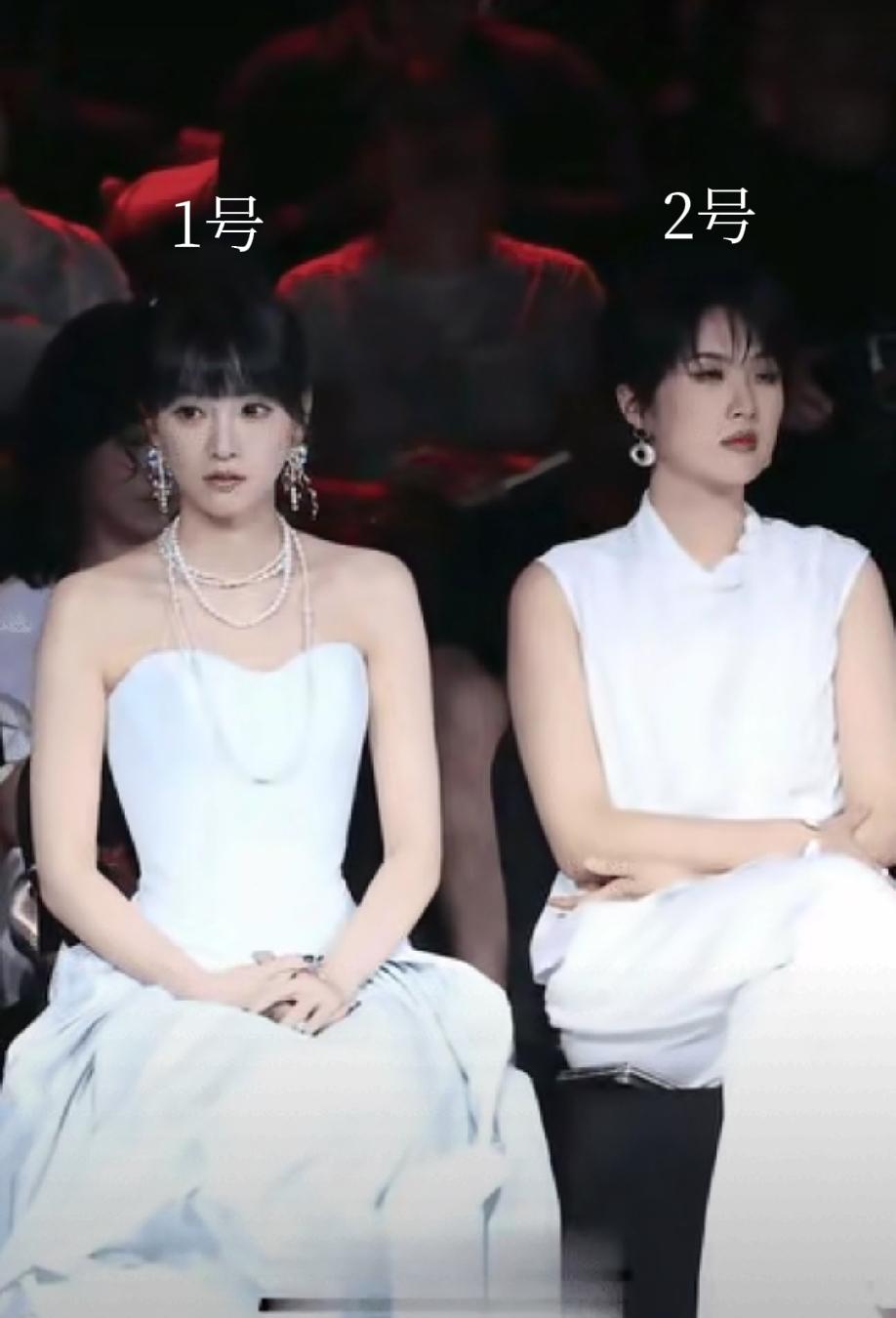 一袭白装的两位纯情少女，一号19岁冰清玉洁，彩礼28万8。2号20岁亭亭玉立，彩