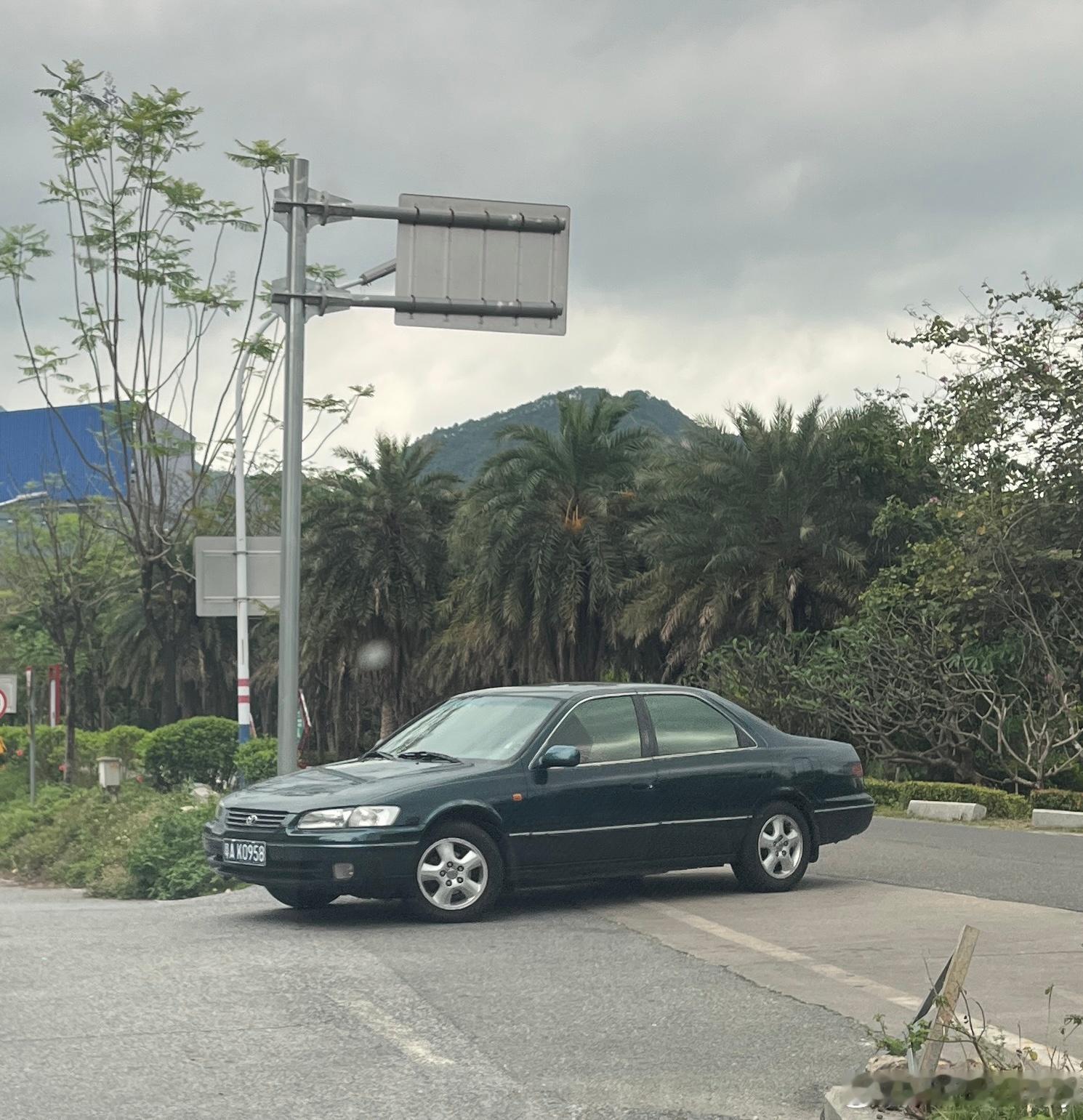 好漂亮的佳美XV20，轮毂好协调啊，不知道是什么车的，很适合佳美 广州