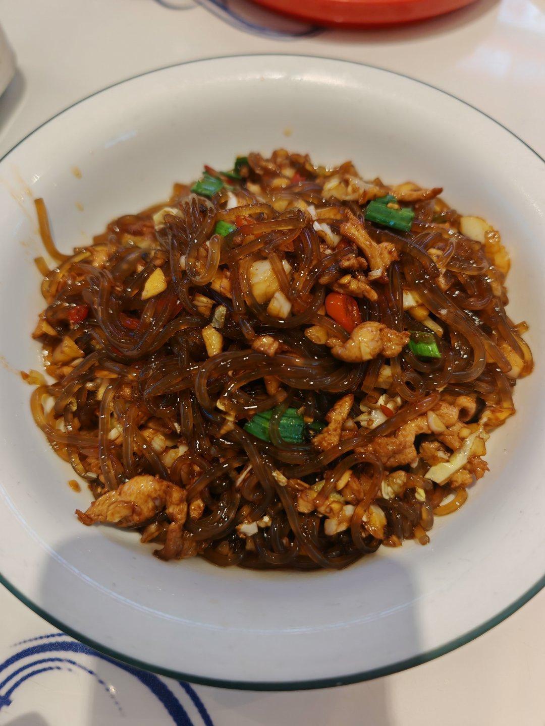 午餐  别吃瓜了，吃饭了吗，我先开动～ 