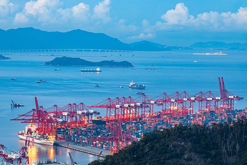 刚刚，
中国正式宣布了一个大消息

2025年11月5日，中国正式宣布：未来一年