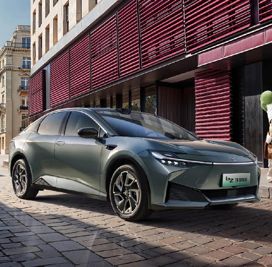 这是赤裸裸的真实情况！！
2024年，一汽丰田全年新车卖掉了800,199台。在