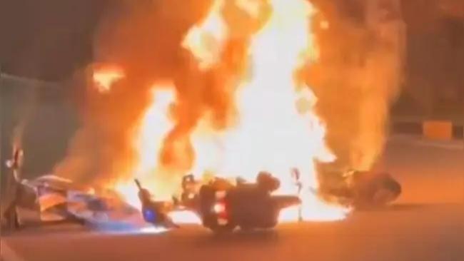 重庆一条隧道内突发爆炸，瞬间夺走了四条鲜活的生命，这场突如其来的灾难令人痛心疾首