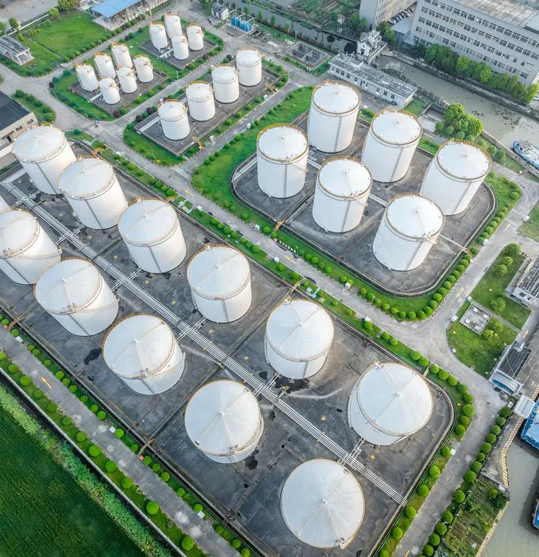 3月11日，国际能源署（IEA）宣布将向市场释放4亿桶紧急石油储备，这可是史上规