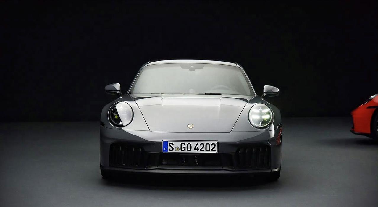 中期改款保时捷911也来了，混动系统上车（911 Carrera GTS）！
3
