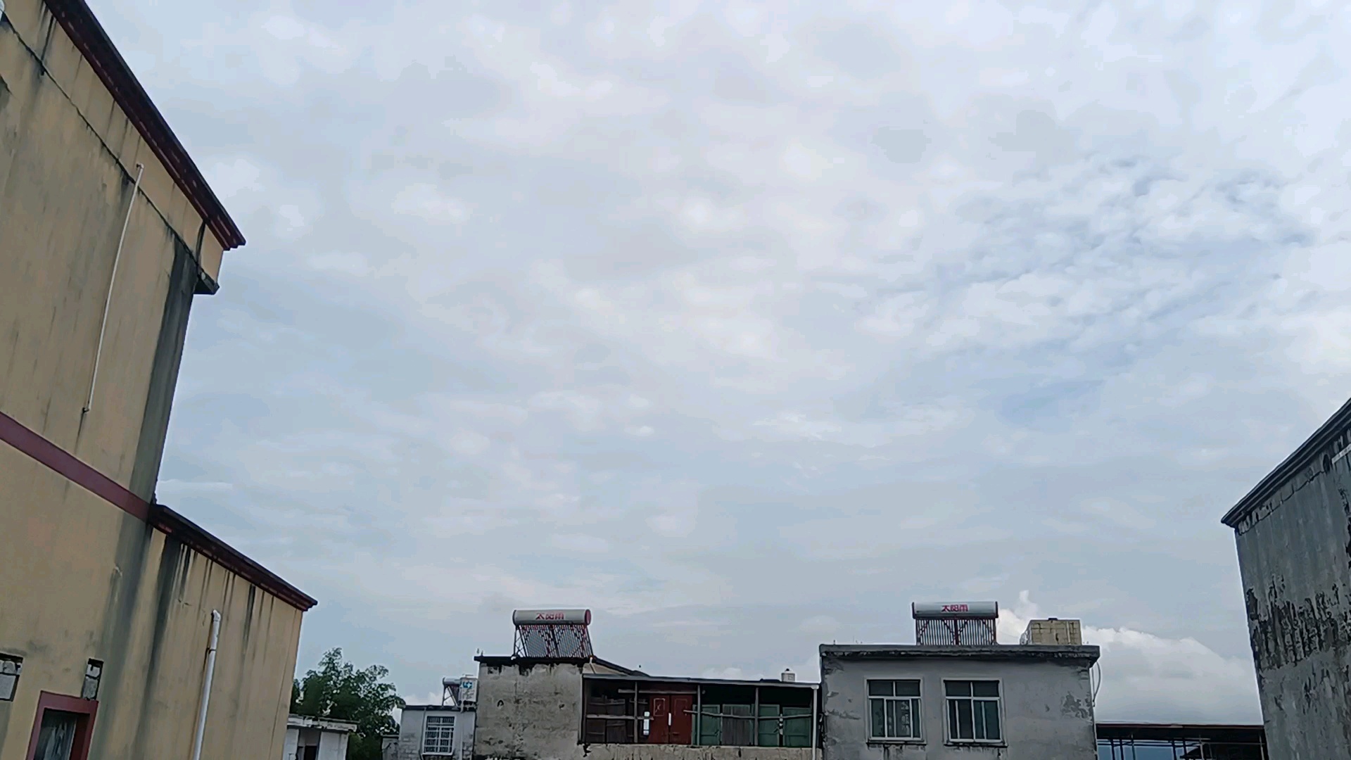 今日阴天ᥬ😎᭄ 