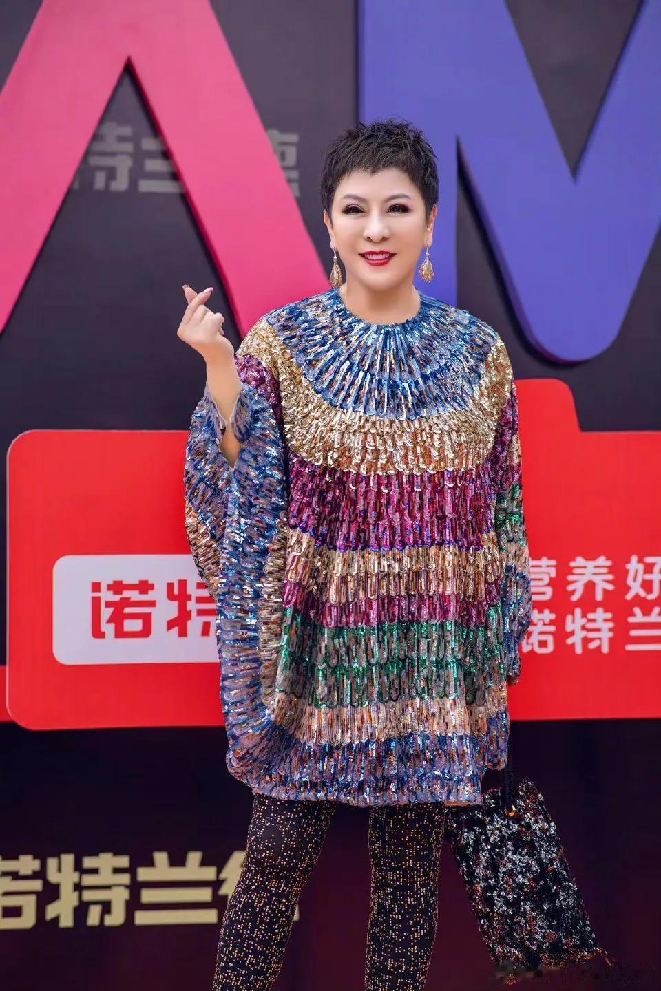 向太即将从其直播
4月28号向太陈岚发文表示自己受邀2023年数字营销创新大会，