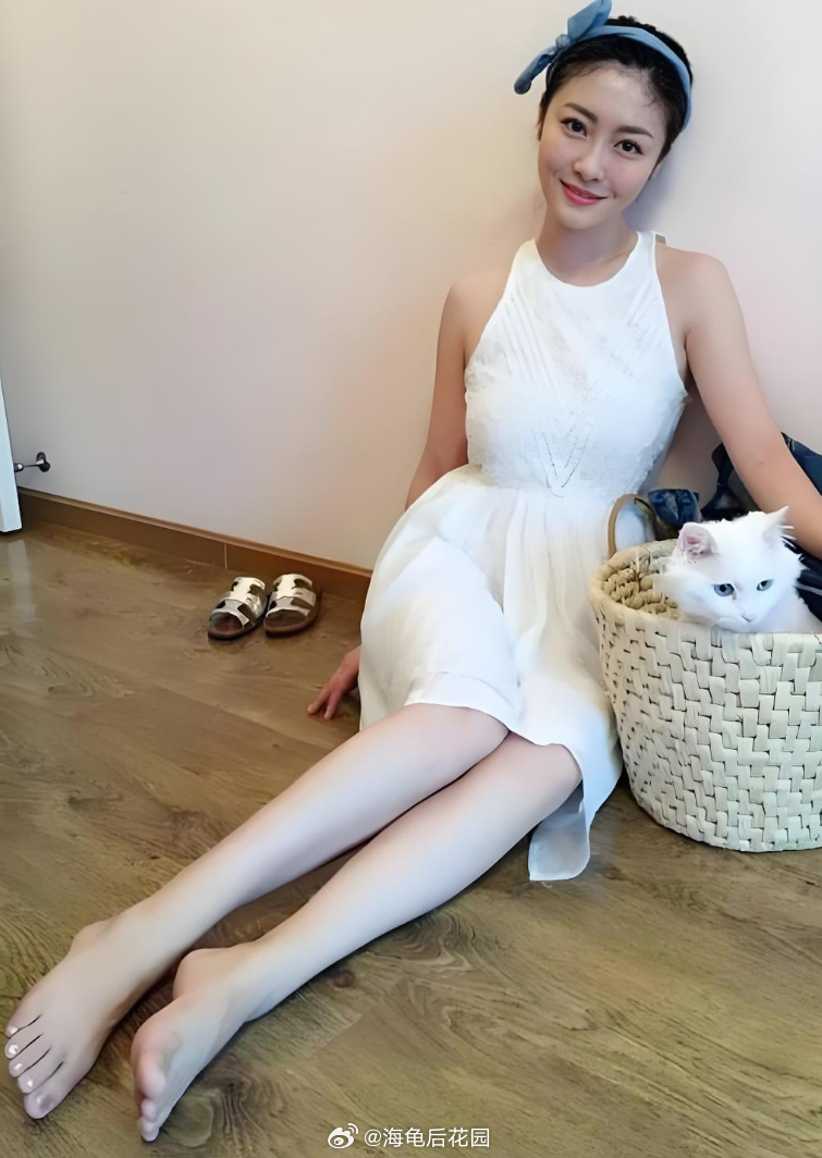 39岁的女演员朱锐在个人视频中袒露近况，坦言自己已然破产失业，彻底耗尽二十年拍戏