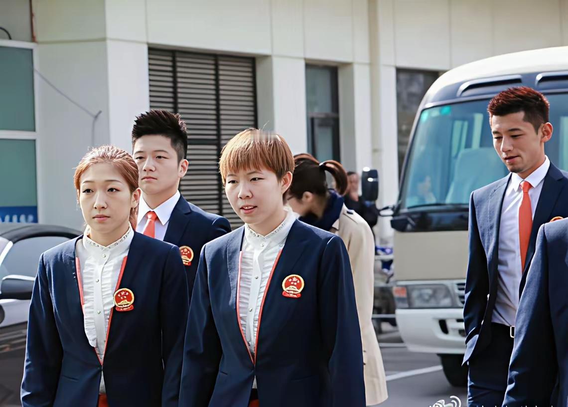 桃花当年红
开过便凋零
小枣
小猪
小胖
继科
只有小胖花开依旧
其他都老了～