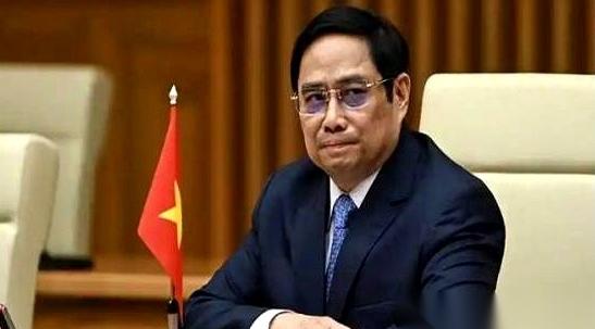 455只手在越南国会举了起来，只有4票反对。
 
决议通过：废掉全国用了上百年的