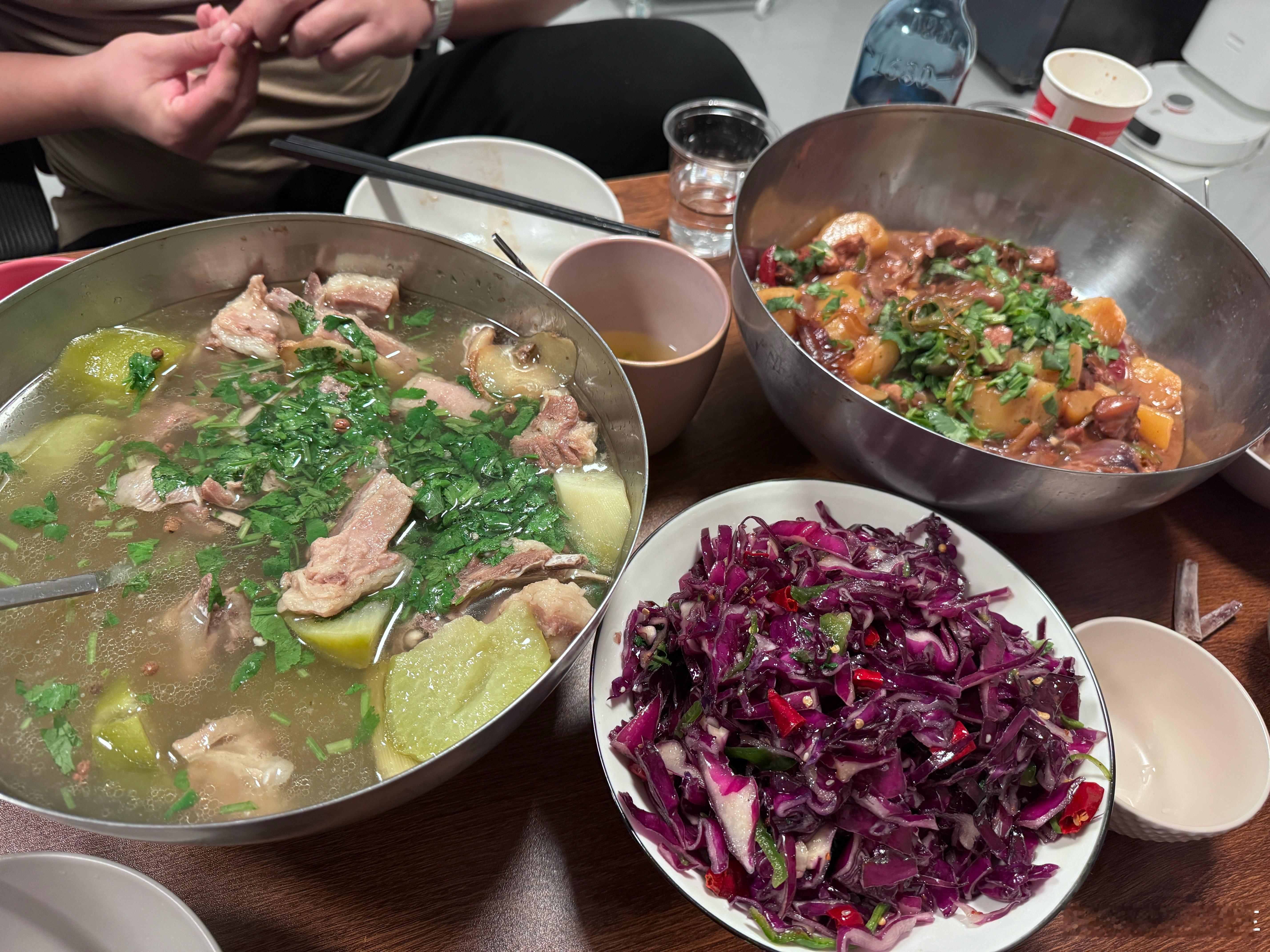 病愈第一天，清炖羊肉+大盘鸡！我手艺猛极了！西北人吃饭都用盆嘛？每日一餐分享