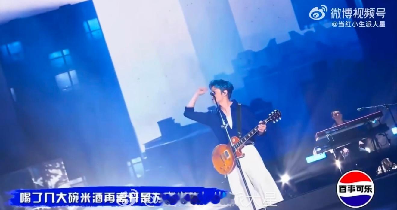 李白还得李荣浩唱才对味 翻唱千百遍，不如李荣浩一开口！ 沙哑声线里藏着江湖气，他
