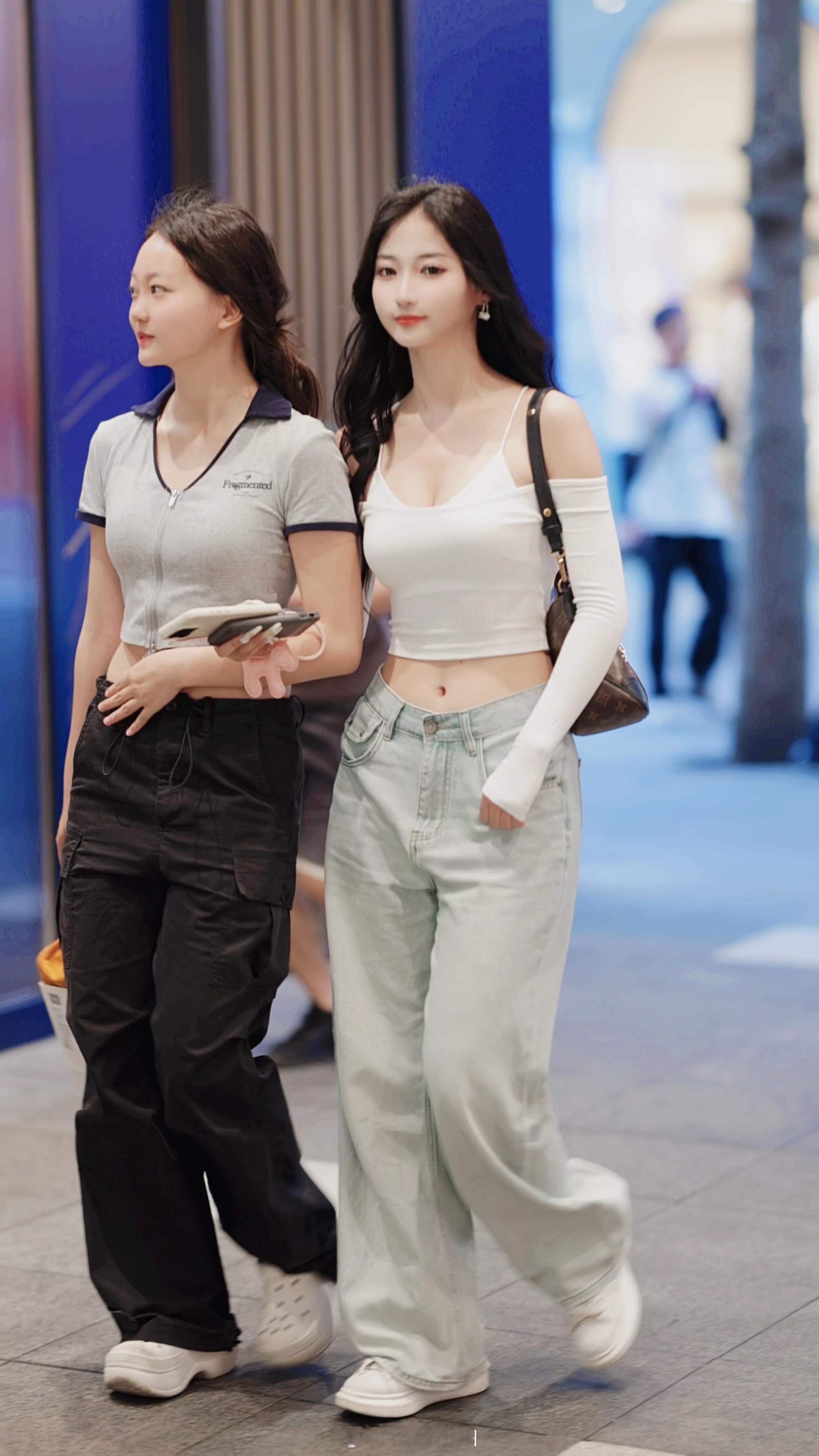 【成都街拍】周一，宝贝们早安！丨摄影拍照每日穿搭