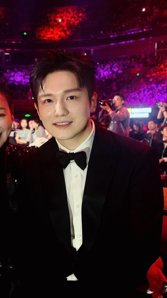 樊振东米兰到达  期待超级金满贯樊振东明天看秀的造型😚 