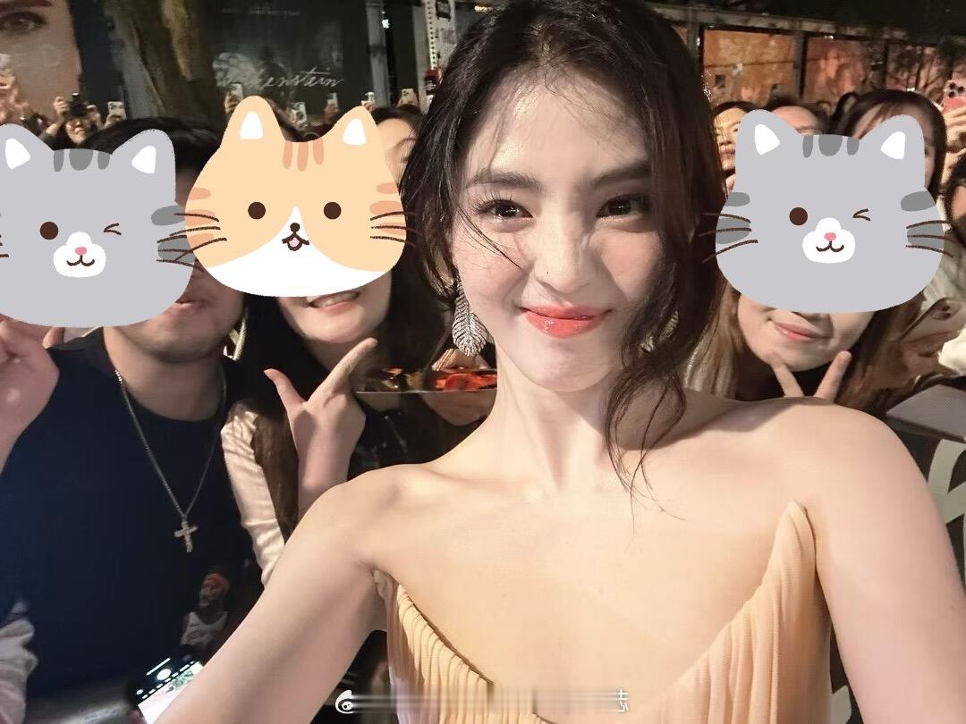 苏西姐照片自带香气看到的都闻到了🙋‍♀️ ​​​