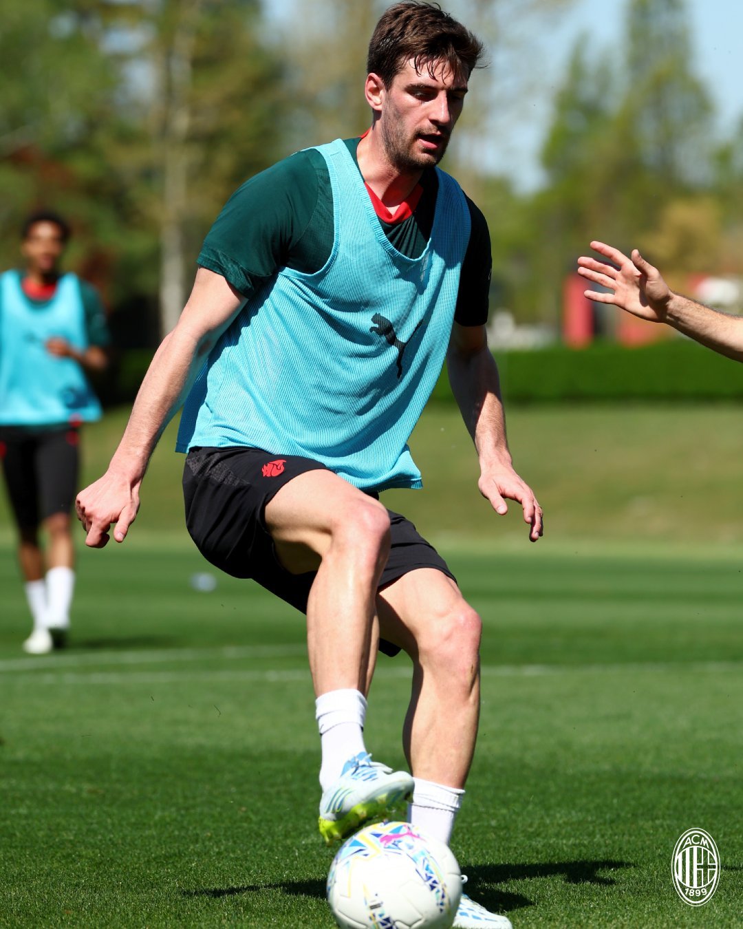 【好消息👉】 🔴⚫️ 今天加比亚🇮🇹终于伤愈回归集体训练。✅sempre