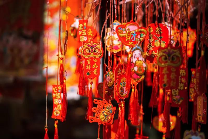 你认为年味越来越淡的原因是什么 现在好多人说年味越来越淡，其实核心还是国家发展让