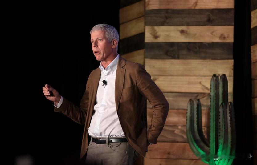 快讯！快讯！​
特朗普重启核试验！​
宣称无核爆，却引连锁恐慌？​
11 月 2