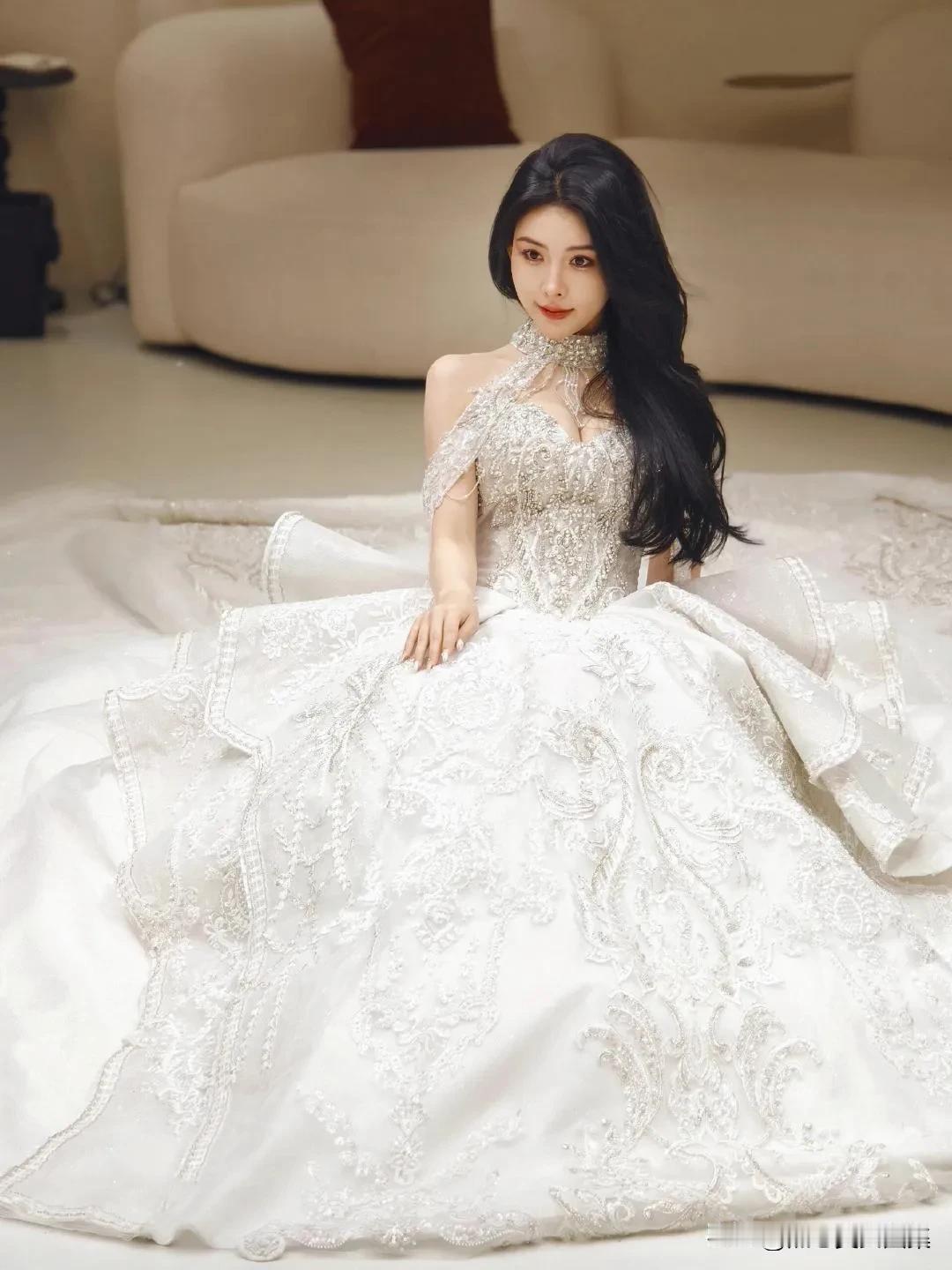 #女神的魅力在于什么# 婚纱 ​​​#女神图来袭# #女神绝美演绎# #爆料#