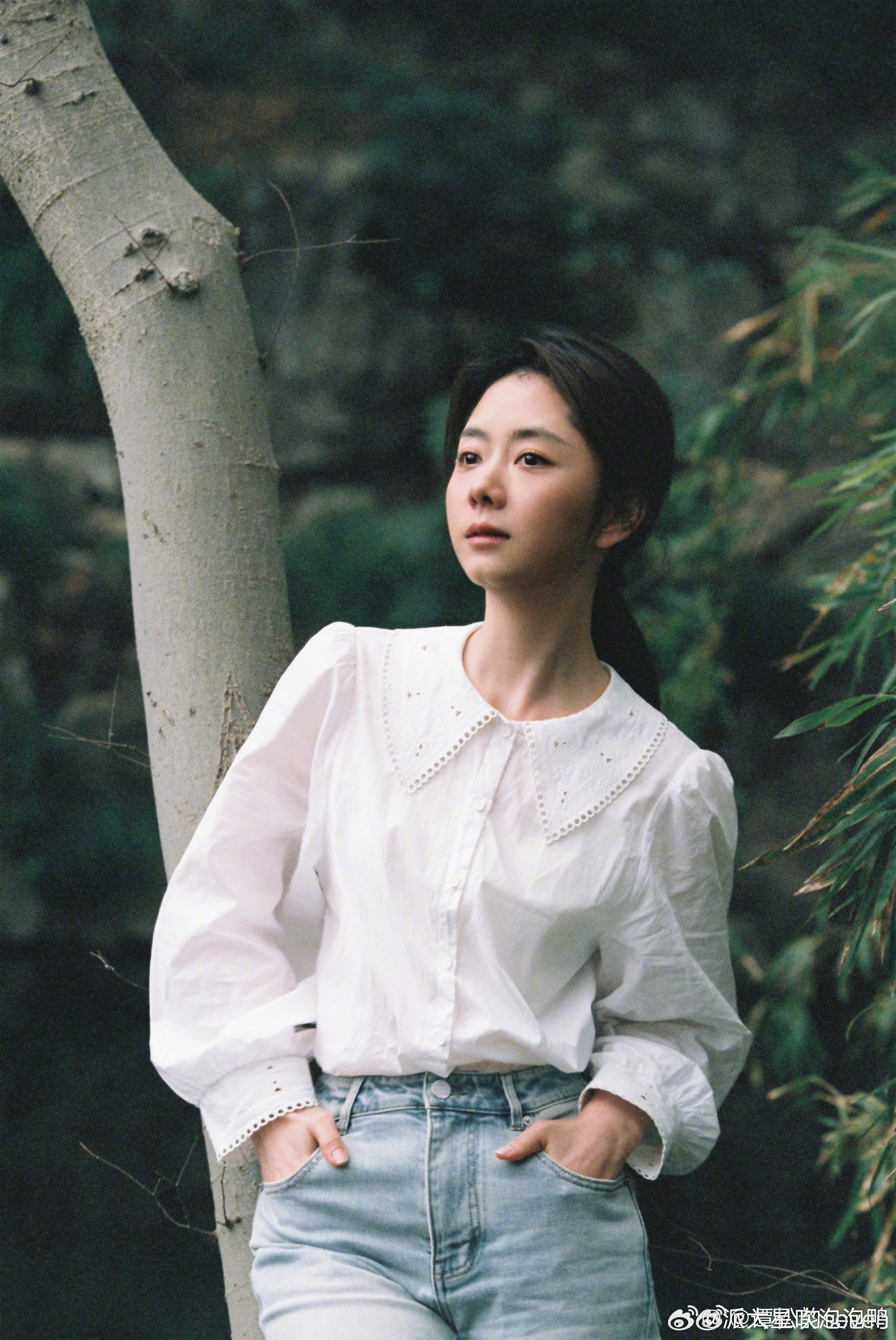 谭松韵新剧唱歌唱得坏 这一幕真是看一次笑一次，其实前面的诗朗诵还是很到位的，奈何