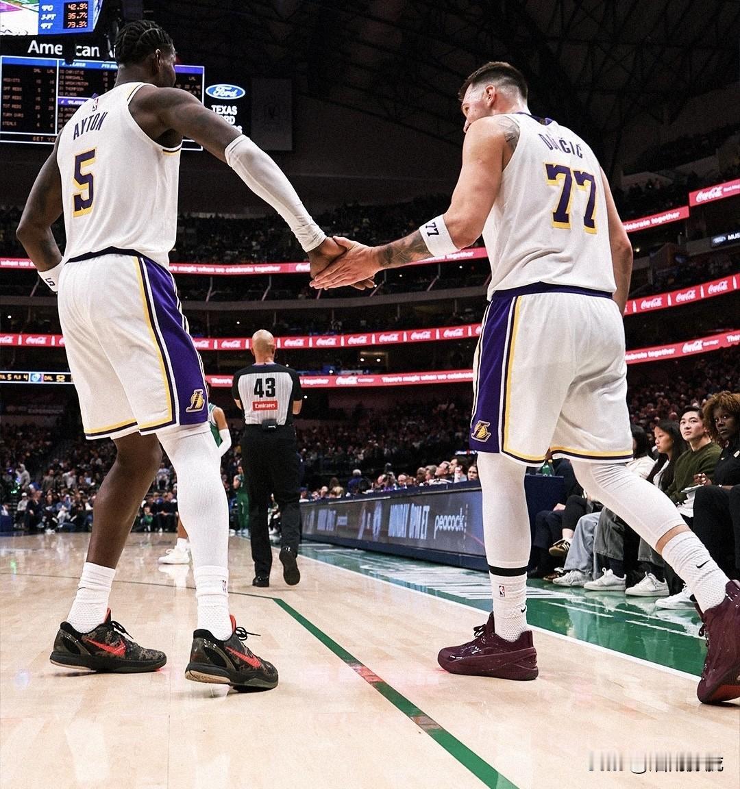 眼高手低的艾顿，再敷衍式打下去，等湖人合同结束后恐怕连老将底薪都难！

在湖人今