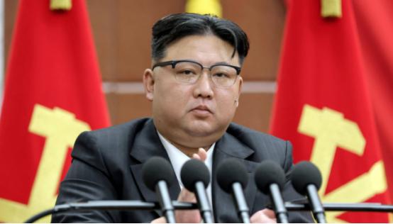 朝鲜这次直接把枪口顶在了日本脑门上！针对日本高官的“拥核”言论，平壤根本没走外交