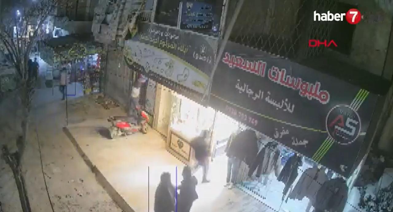 叙利亚阿勒颇两名嫌疑人因抢劫一家珠宝店3公斤黄金并枪杀店主两兄弟而被处以绞刑。这