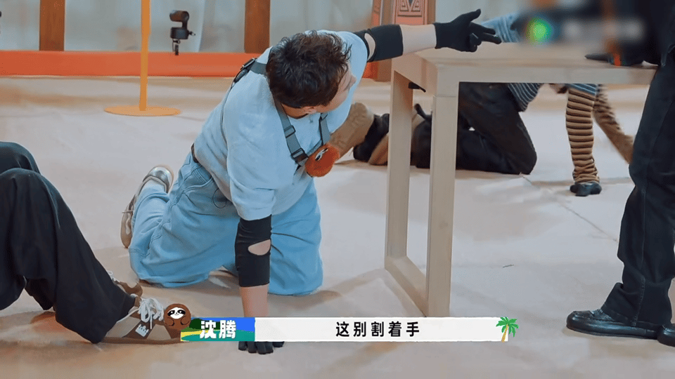 范丞丞还是太了解沈腾了 沈腾假装关心范丞丞，背地里却准备偷袭，没想到小心思直接被