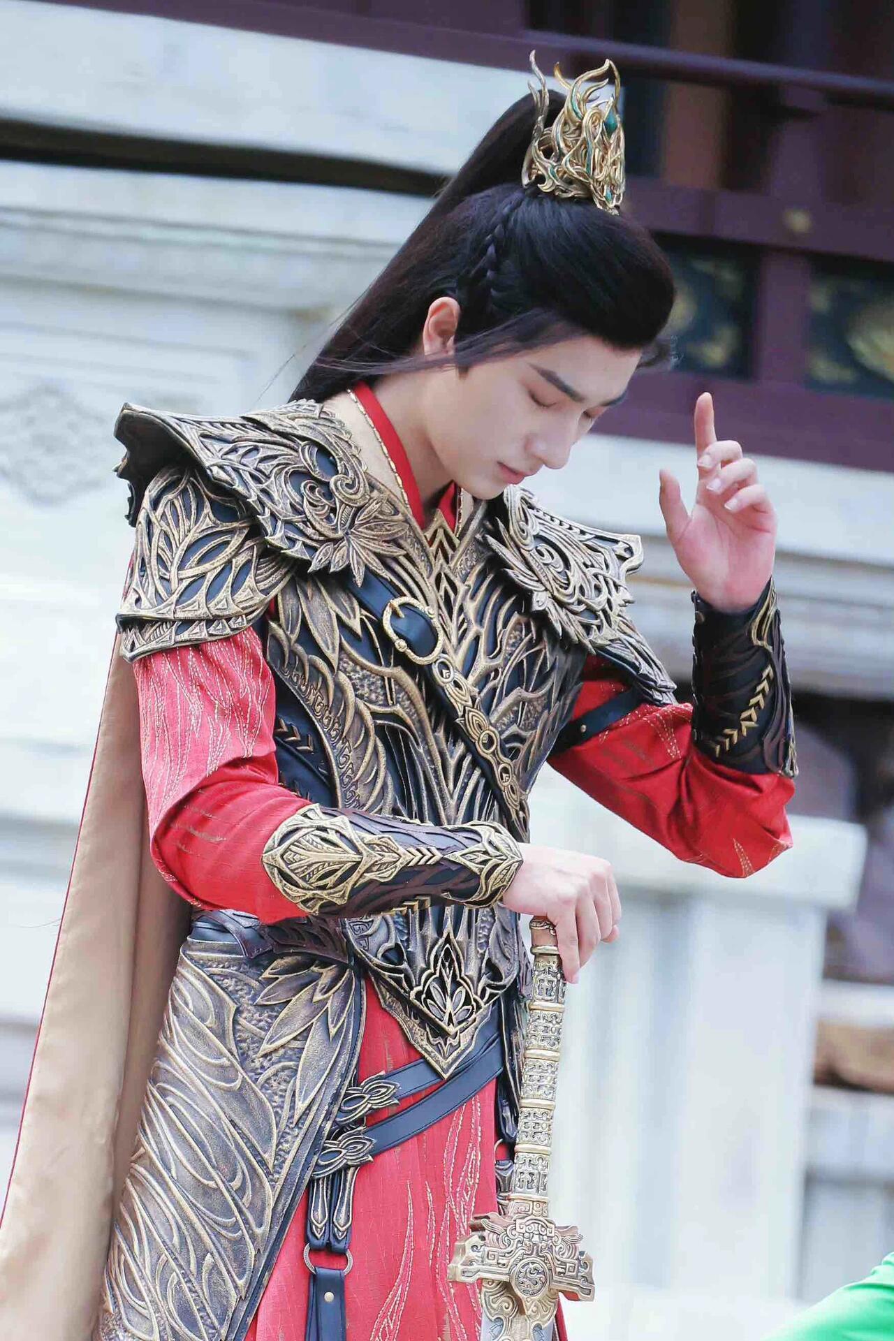 李宏毅只是客串了一场戏，但这古装让人深刻。 ​​​