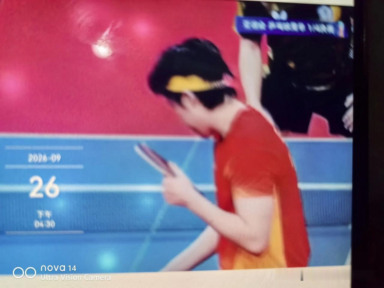不知道为什么，当看到名古屋亚运会男子乒乓球单打1/4赛日本选手张本智和3:4输给