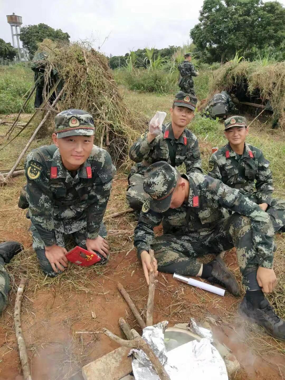 忆往昔峥嵘岁月稠。青春有迷彩才是青春的样子 那些年的迷彩记忆 军旅友情 强军有我