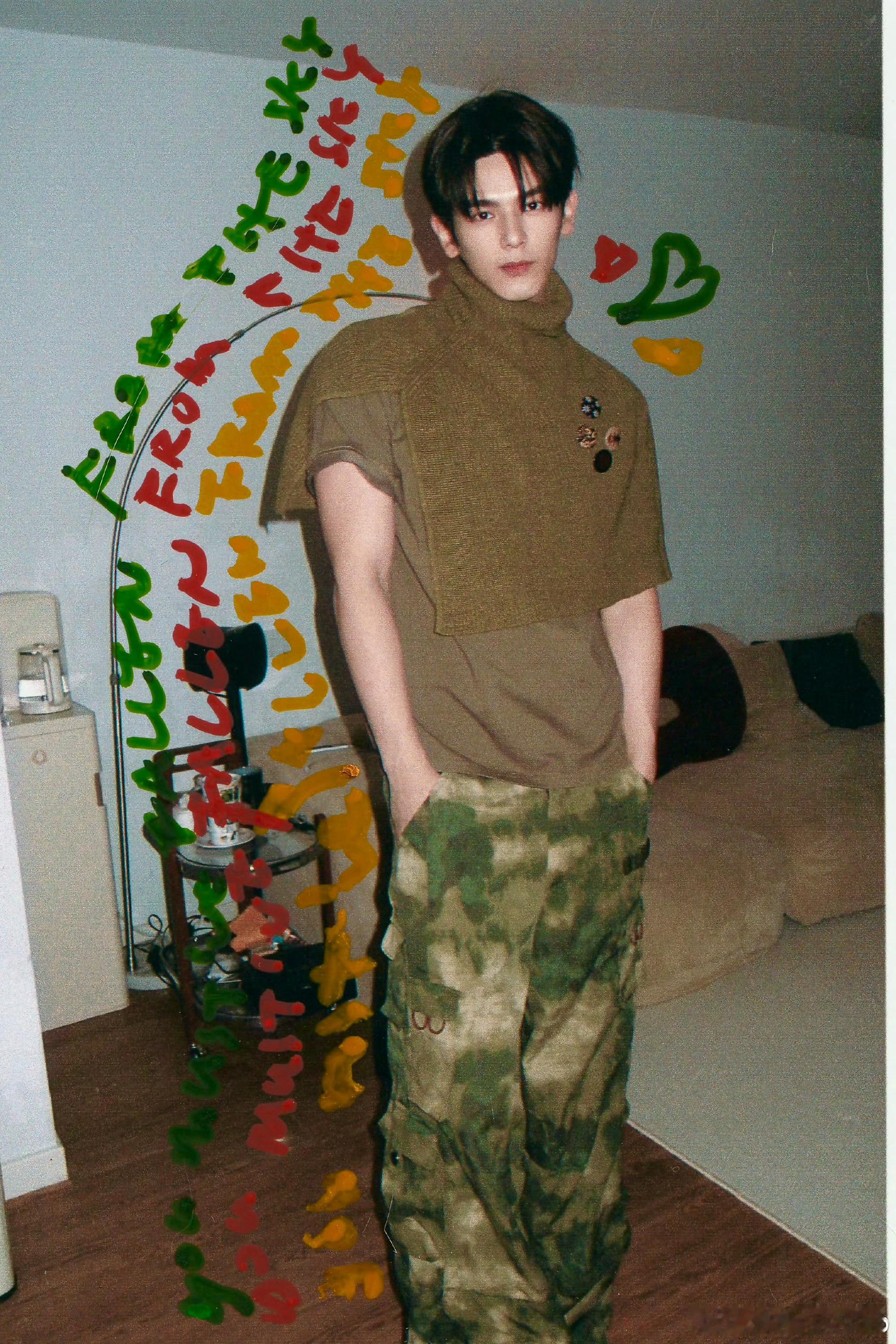 至今没人能懂姚弛的脑回路，粉丝问他小时候最喜欢什么龙，他回答宋威龙笑的我真的有点