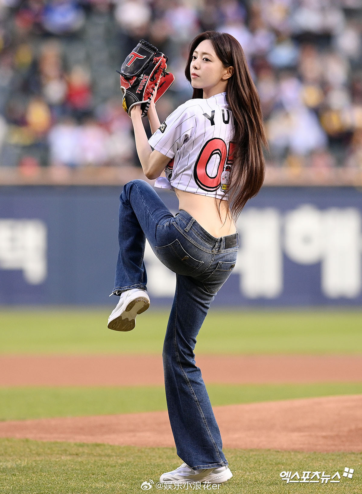 申有娜开球新闻图 哇塞！完全是女神来的！！ 